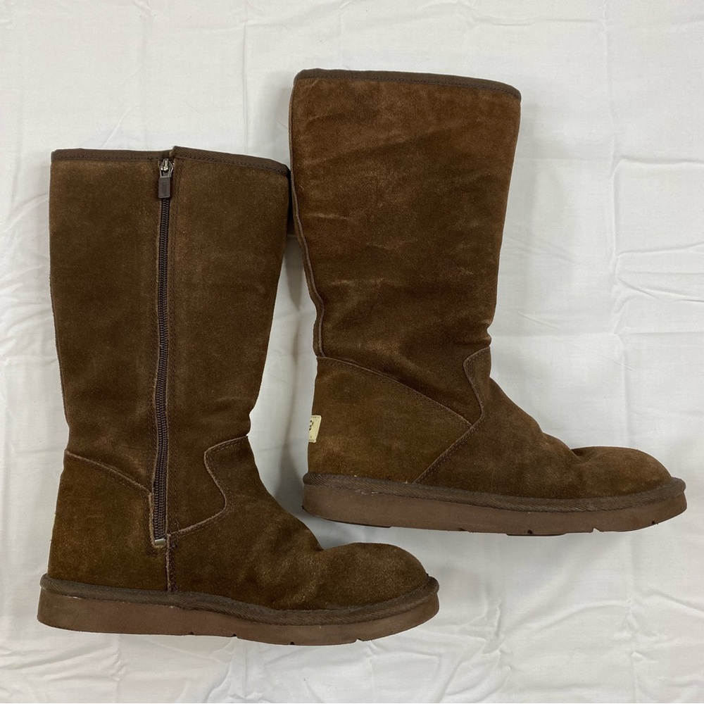 UGG Boots Women’s Size 8 Brown Tall Leather Sheepskin Zipper Logo S/N 5235